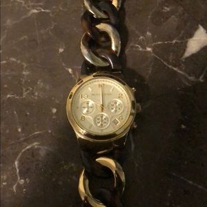 Mk watch